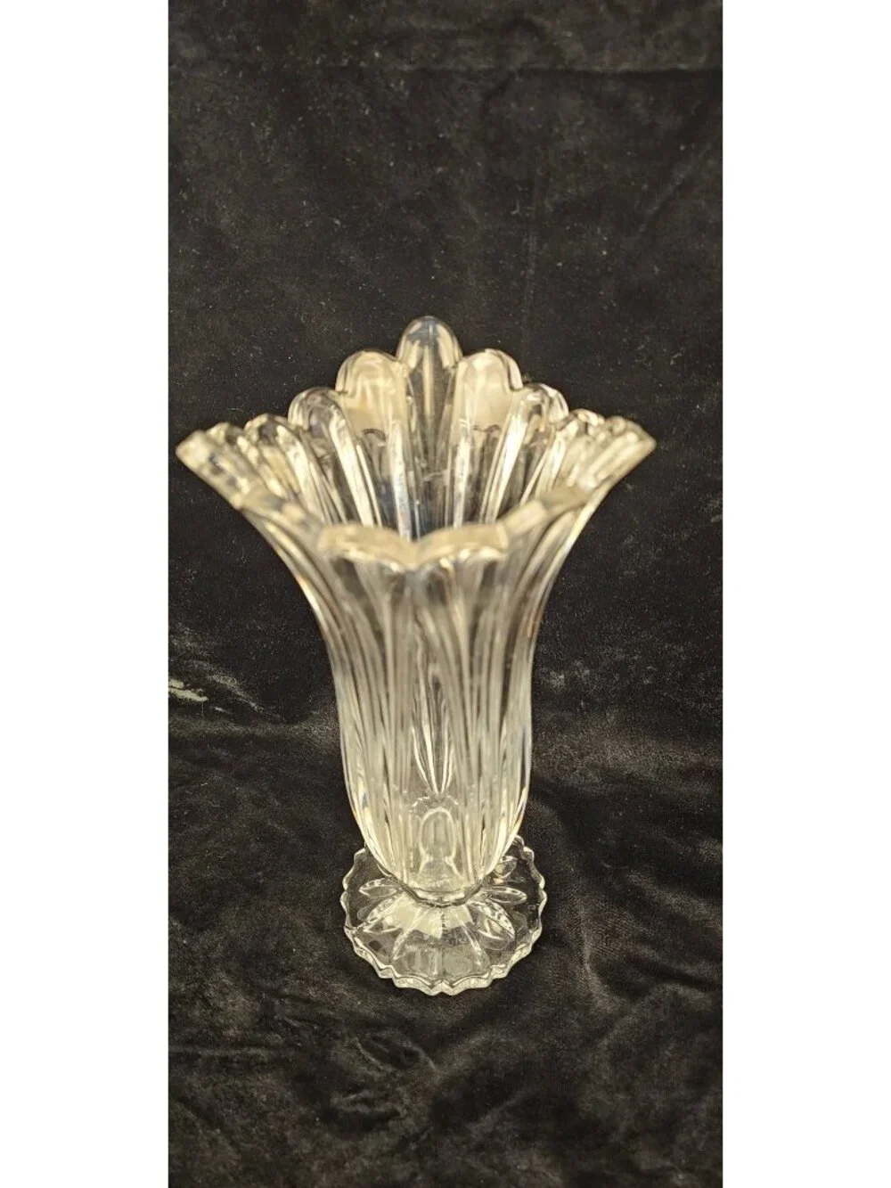 Oneida Crystal 9 Inch Bud Vase
